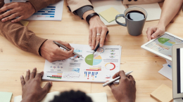 gallery/people-discuss-about-graphs-and-rates